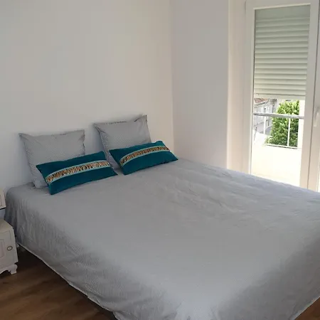 Carlos Place * Vila Franca de Xira